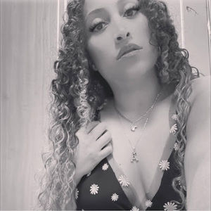 Meet your Posher, Marielos